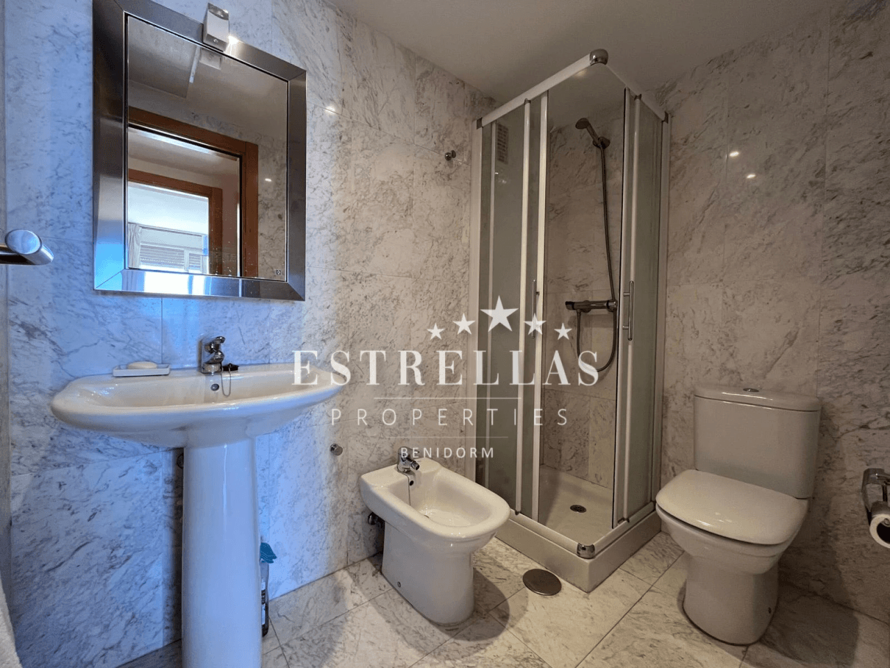 Exclusivo apartamento con vistas al mar parking y trastero en Playa de Poniente, Benidorm