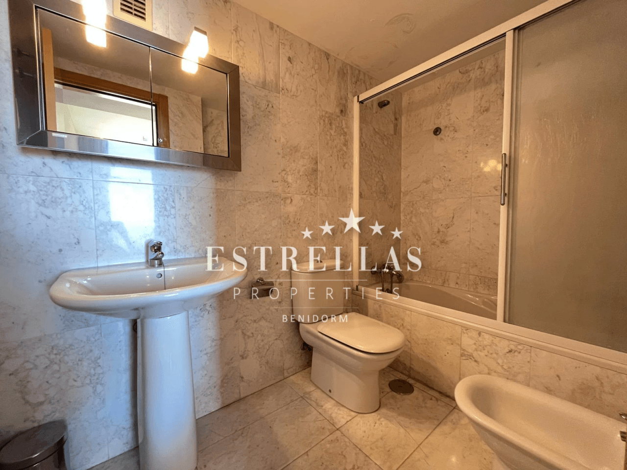 Exclusivo apartamento con vistas al mar parking y trastero en Playa de Poniente, Benidorm