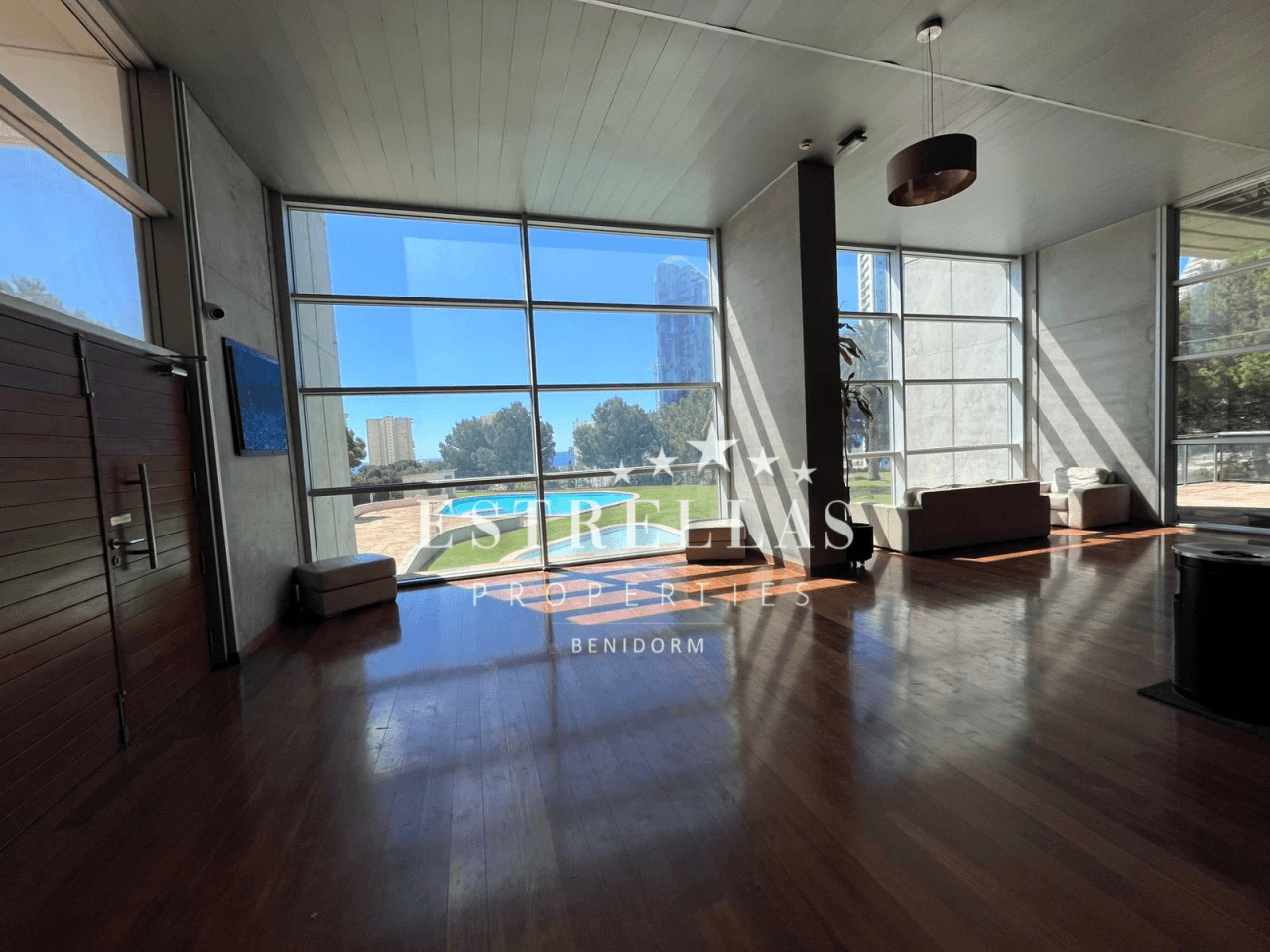 Exclusivo apartamento con vistas al mar parking y trastero en Playa de Poniente, Benidorm