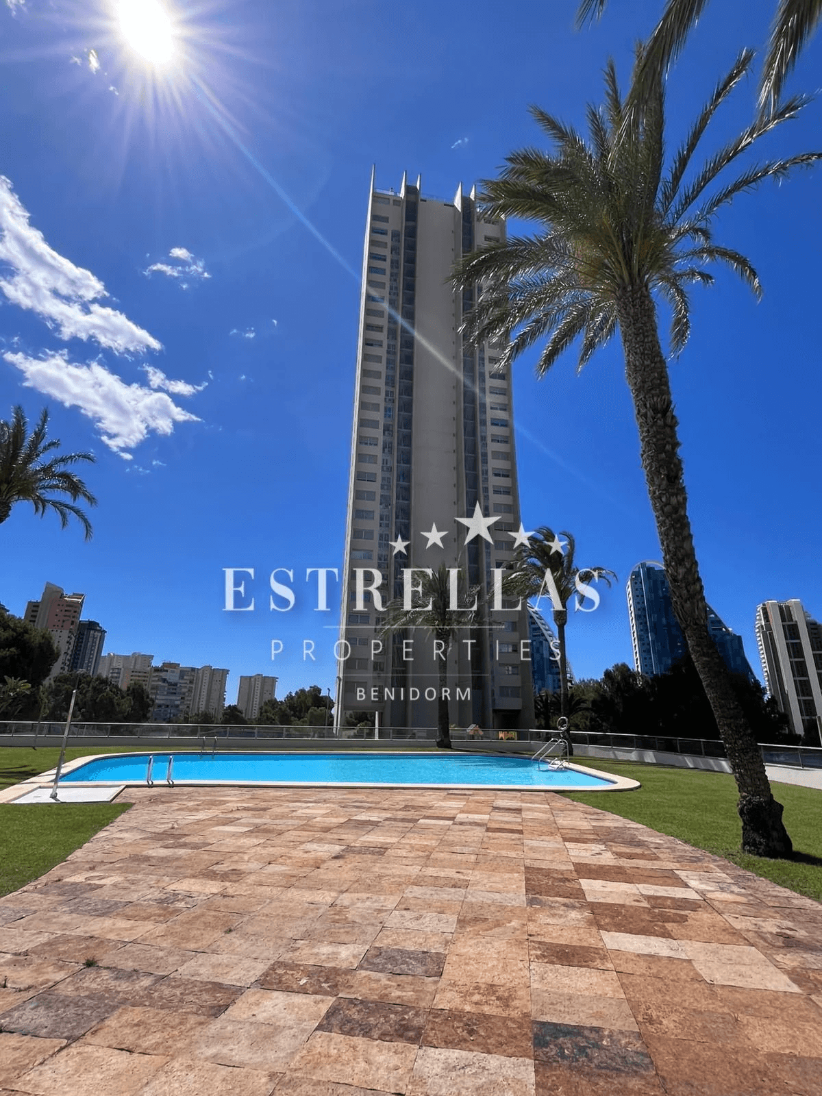 Exclusivo apartamento con vistas al mar parking y trastero en Playa de Poniente, Benidorm
