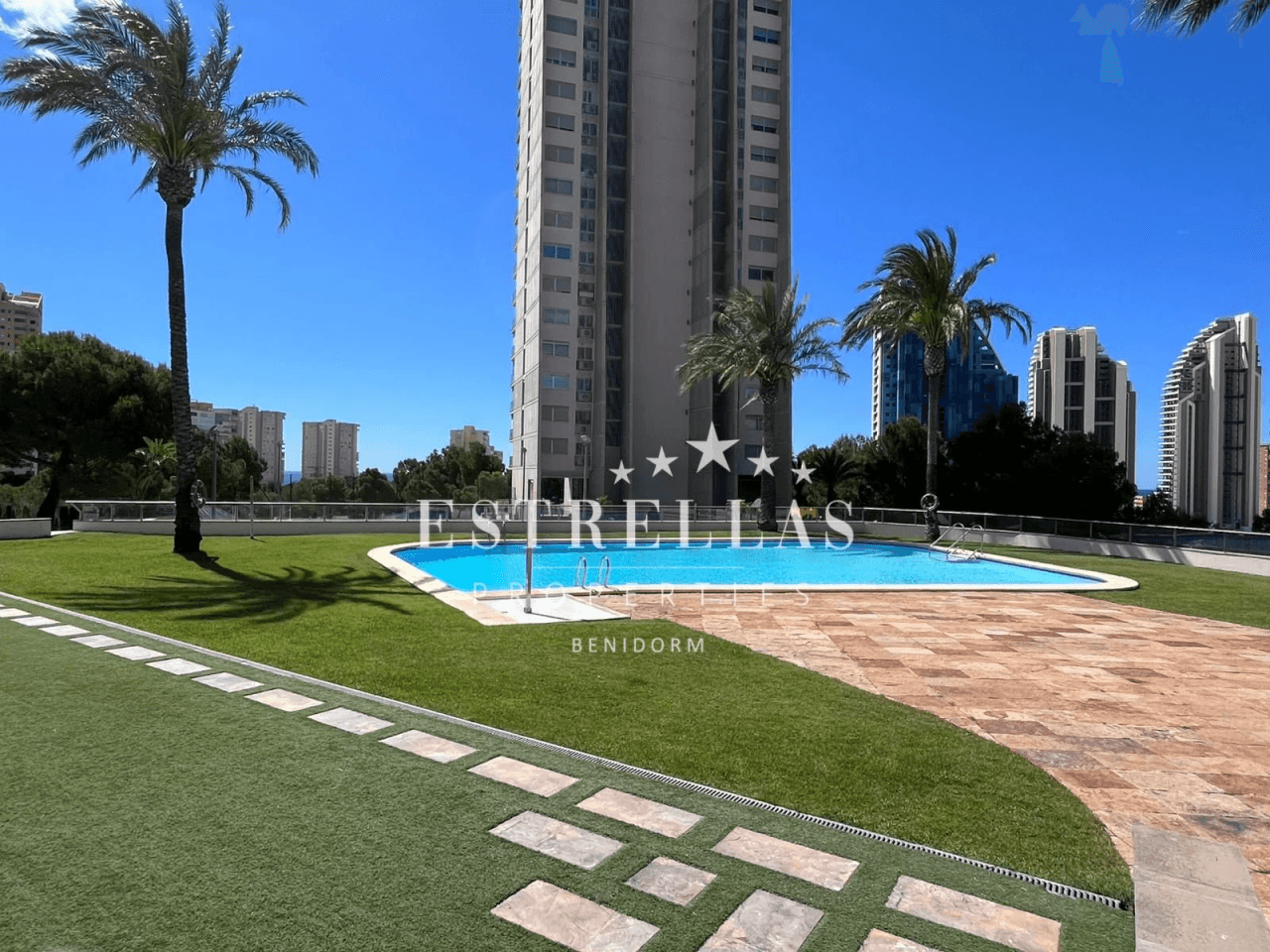 Exclusivo apartamento con vistas al mar parking y trastero en Playa de Poniente, Benidorm