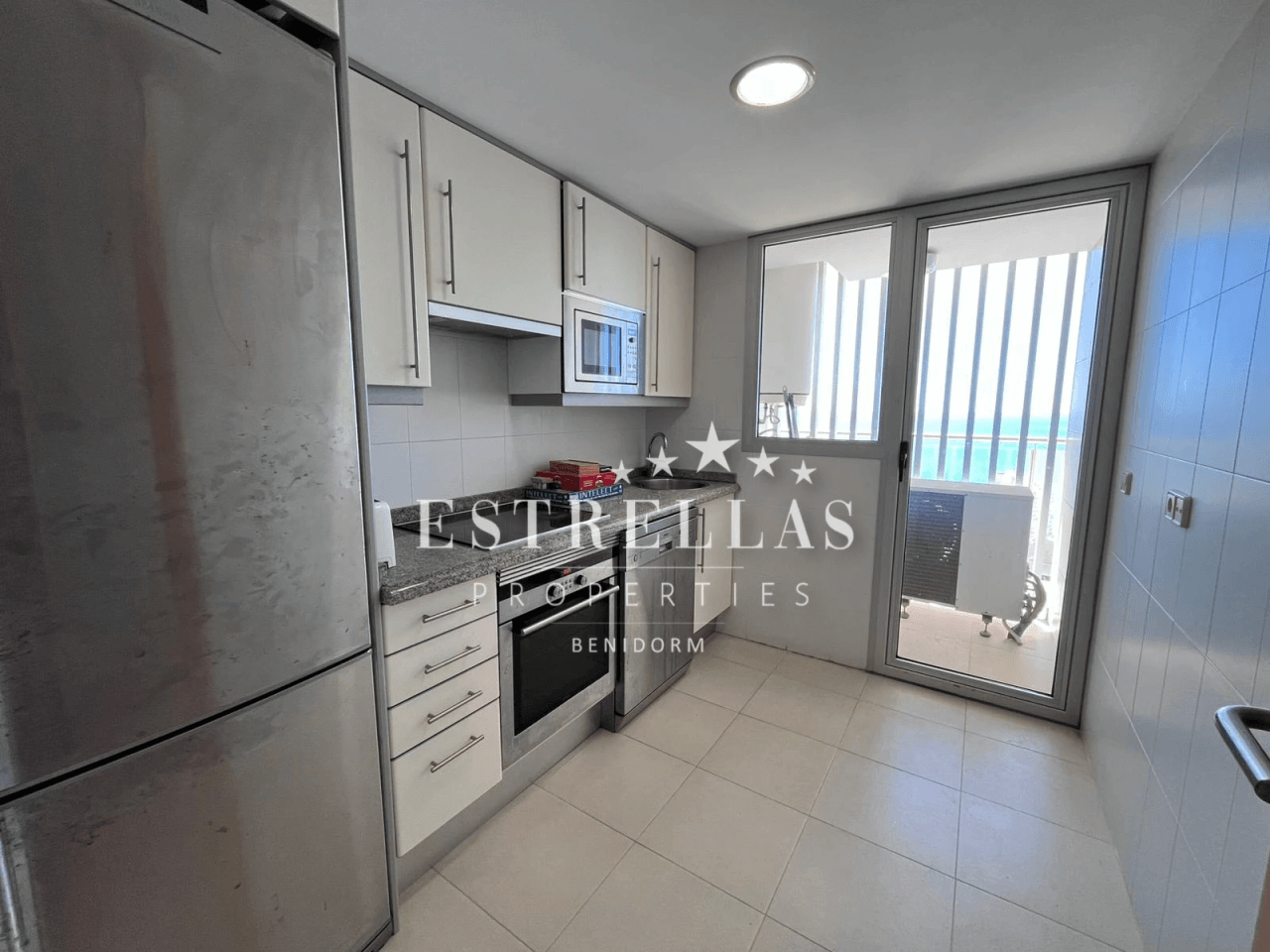 Exclusivo apartamento con vistas al mar parking y trastero en Playa de Poniente, Benidorm