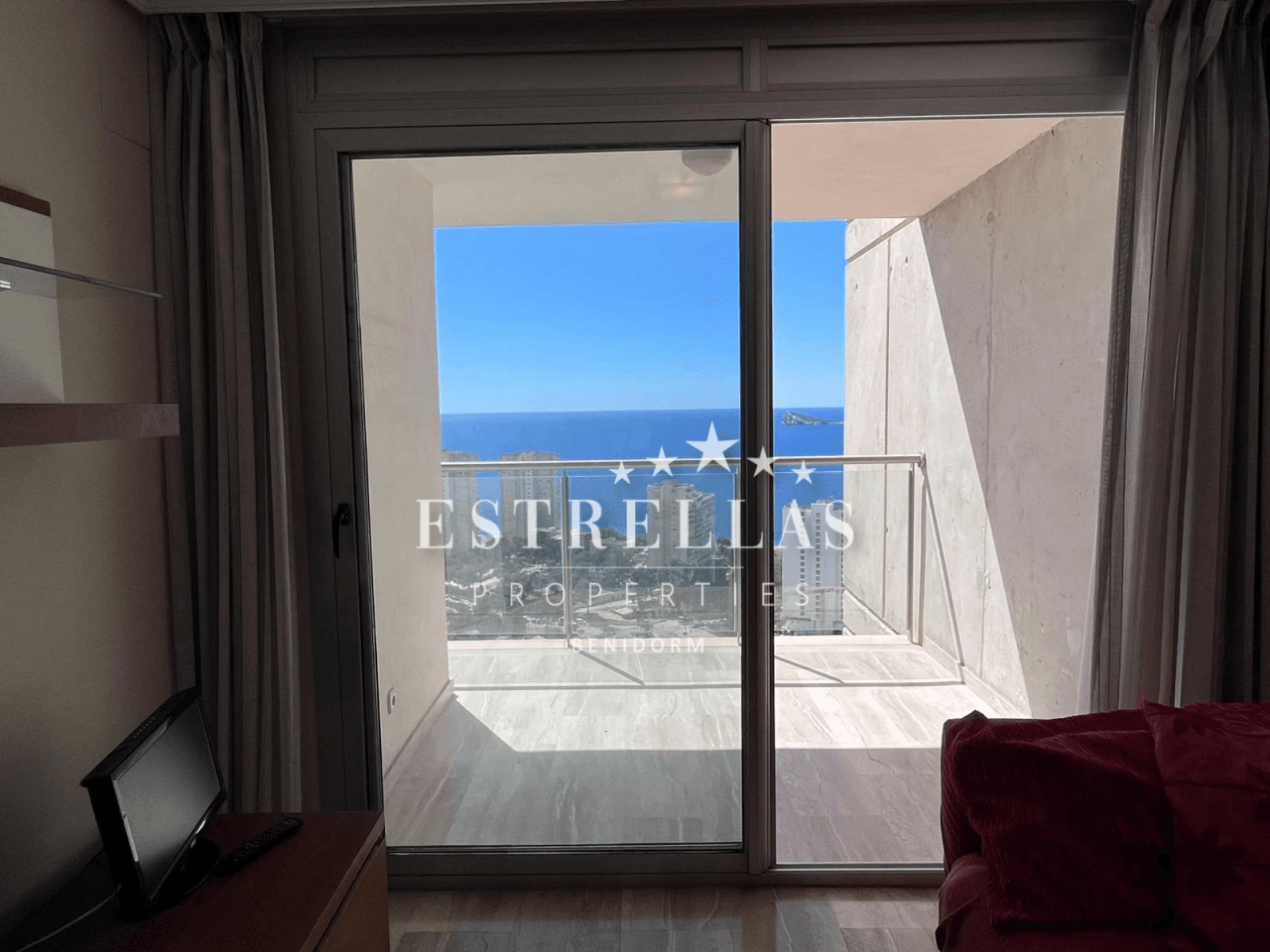 Exclusivo apartamento con vistas al mar parking y trastero en Playa de Poniente, Benidorm