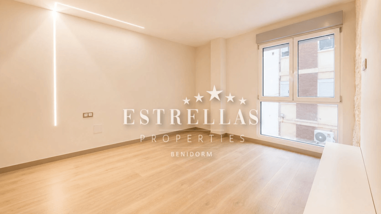 Apartamento reformado en Benidorm a 250 metros de Playa de Poniente ideal para inversión