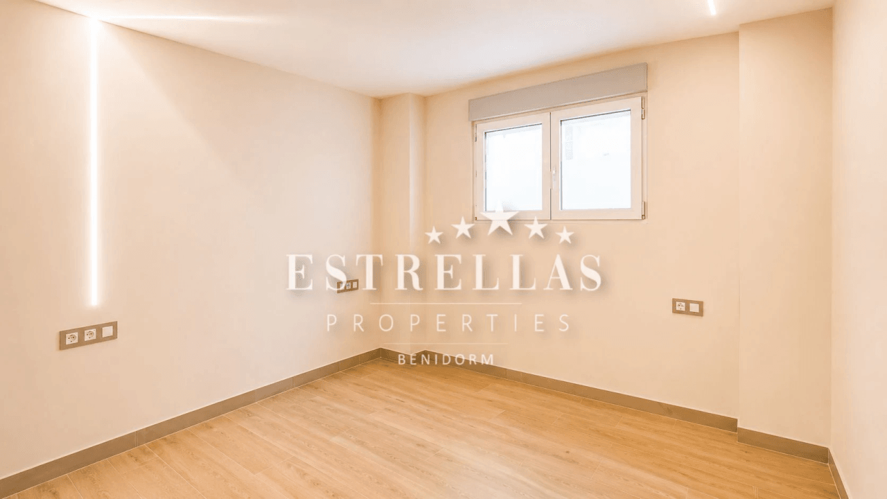Estudio reformado en Benidorm a 250 metros de Playa de Poniente ideal para inversión en Costa Blanca