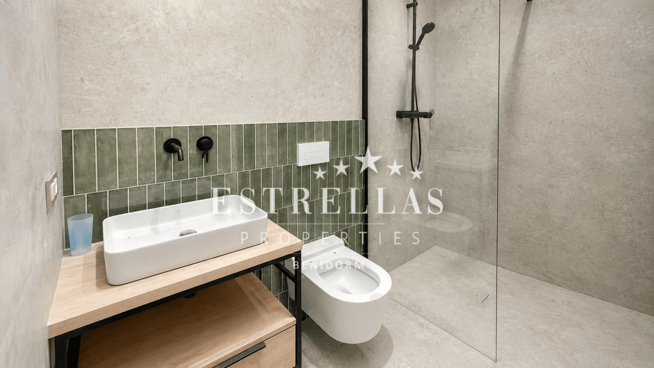 Apartamento reformado en Benidorm a 250 metros de Playa de Poniente ideal para inversión