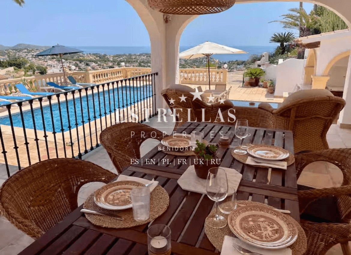 Luxe mediterrane villa met panoramisch uitzicht op zee in Benissa Costa