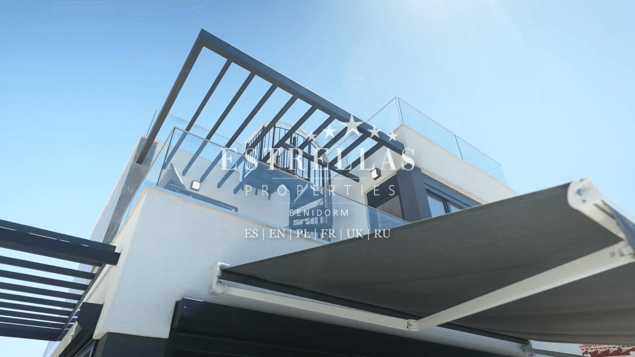 Villa exclusiva con piscina privada y cocina exterior en La Nucía, entre Altea y Benidorm