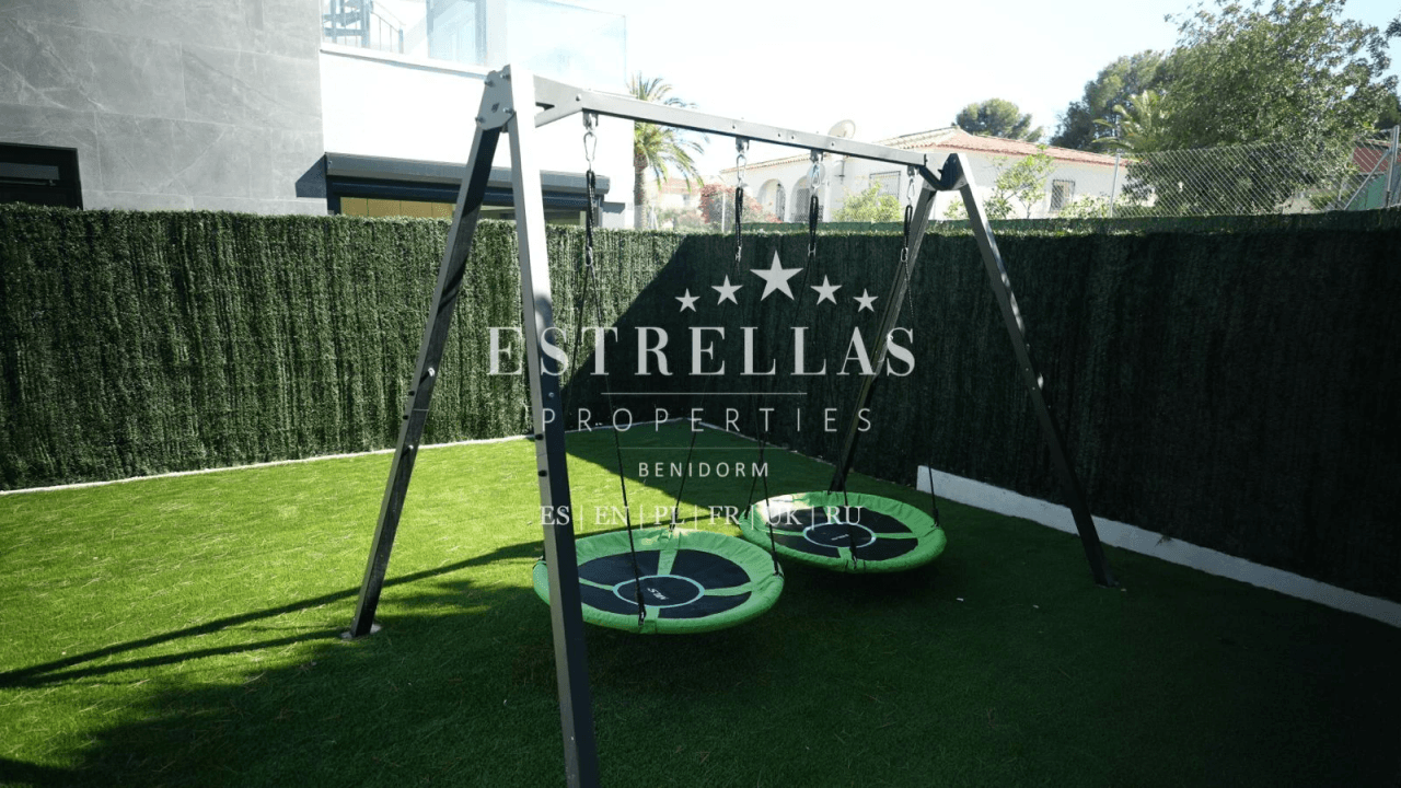 Villa exclusiva con piscina privada y cocina exterior en La Nucía, entre Altea y Benidorm