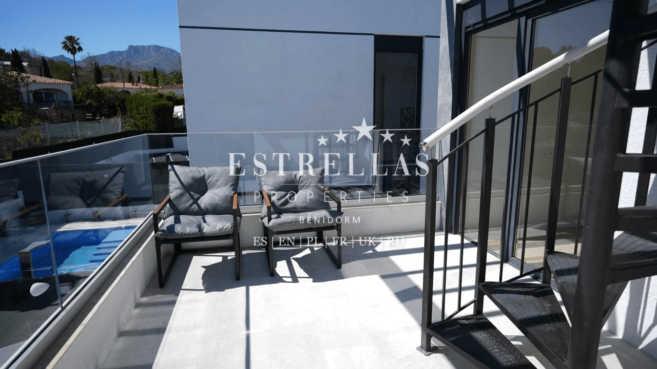 Villa exclusiva con piscina privada y cocina exterior en La Nucía, entre Altea y Benidorm