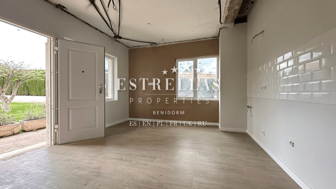 Inversión inmobiliaria en Benidorm con 3 apartamentos reformados, piscinas, pista de tenis y alta demanda cerca de Playa de Poniente