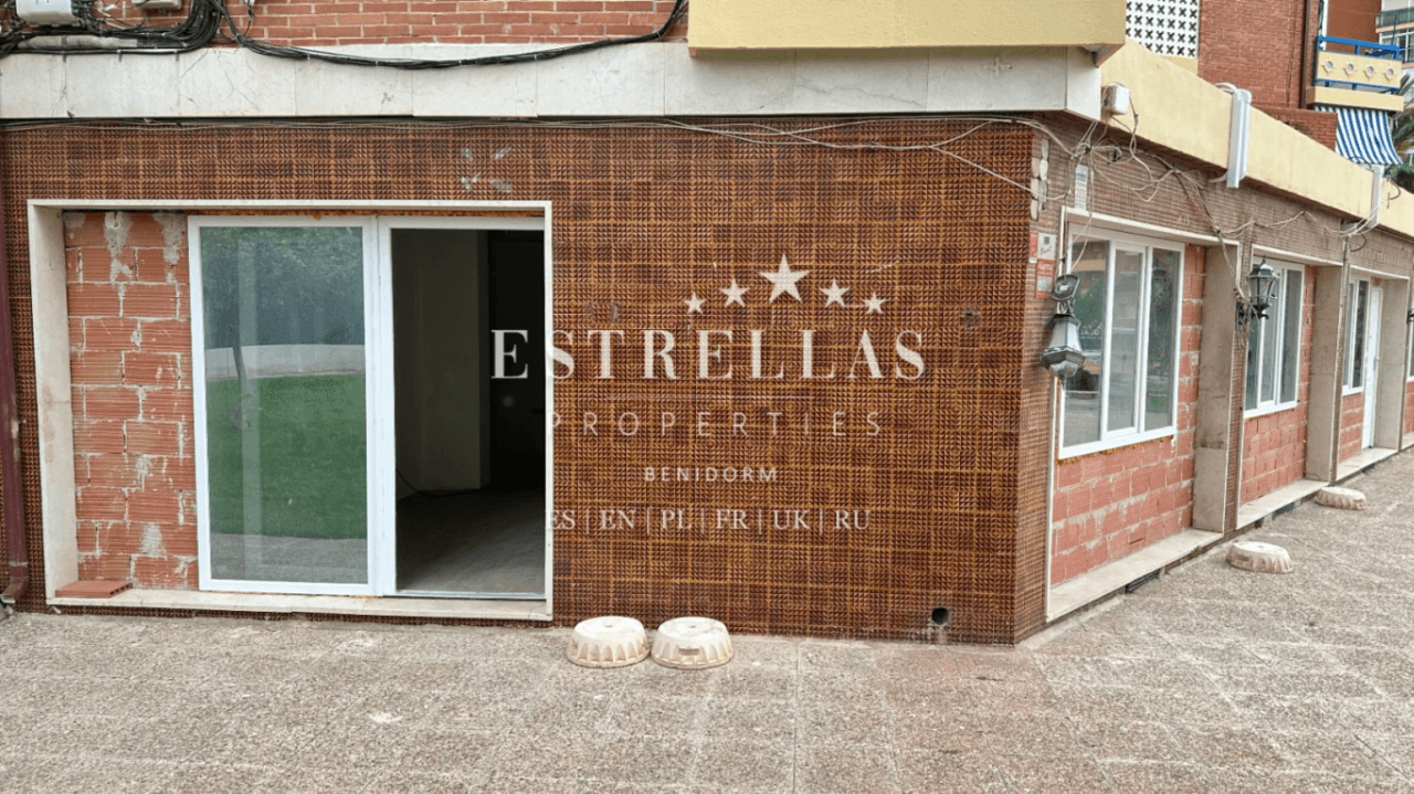 Inversión inmobiliaria en Benidorm con 3 apartamentos reformados, piscinas, pista de tenis y alta demanda cerca de Playa de Poniente