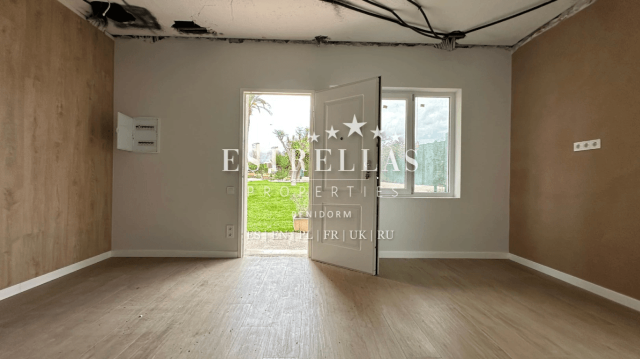 Inversión inmobiliaria en Benidorm con 3 apartamentos reformados, piscinas, pista de tenis y alta demanda cerca de Playa de Poniente