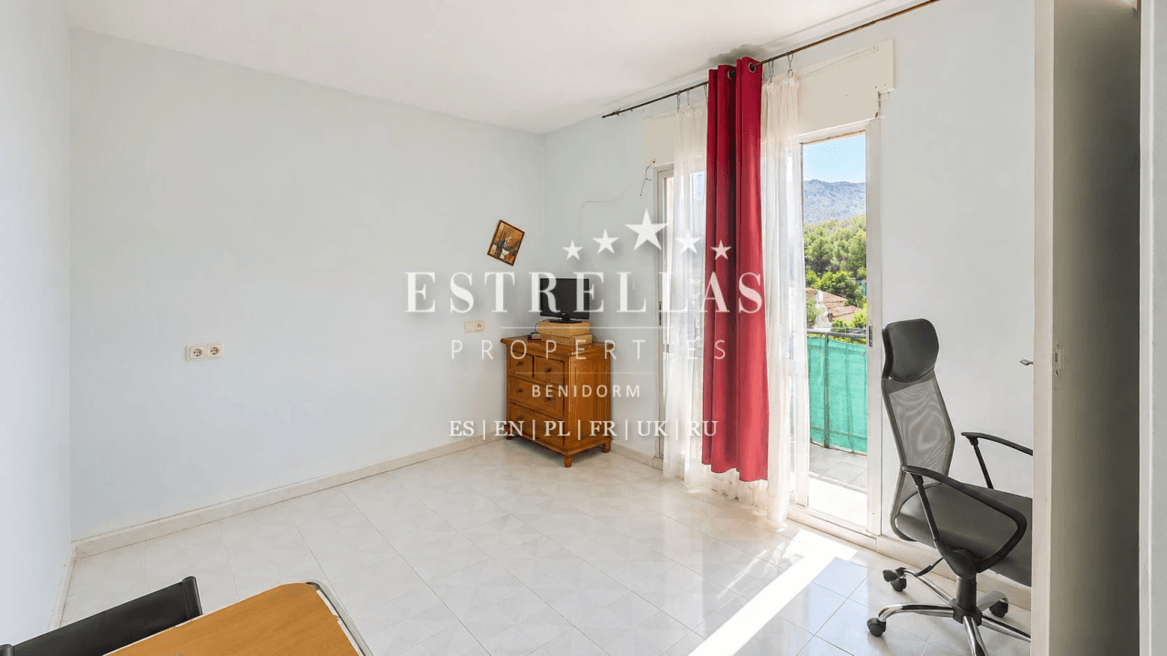 Apartamento en venta en El Albir con dos terrazas, plaza de garaje y vistas a Serra Gelada