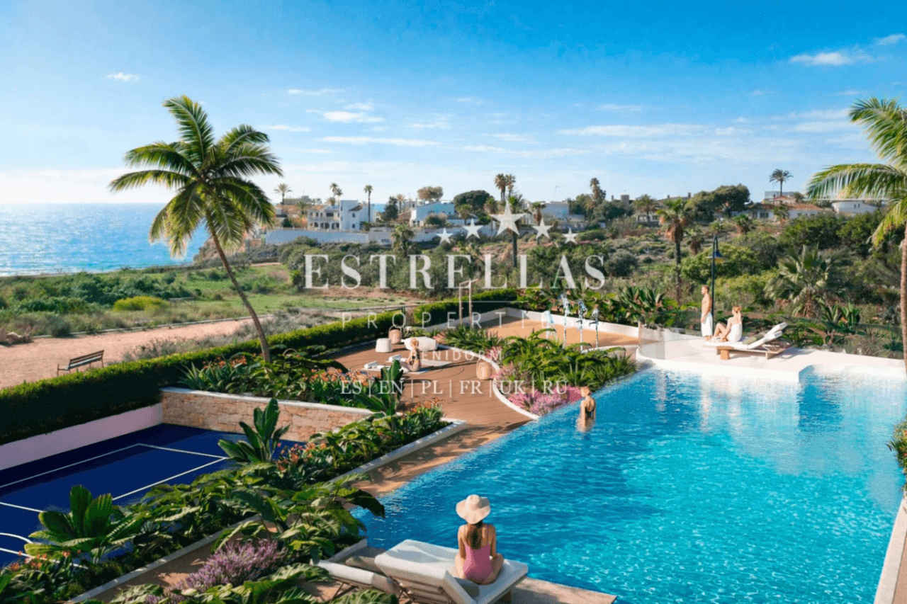 Maison mitoyenne exclusive neuve avec de grandes terrasses et un solarium face à la Méditerranée à El Campello.