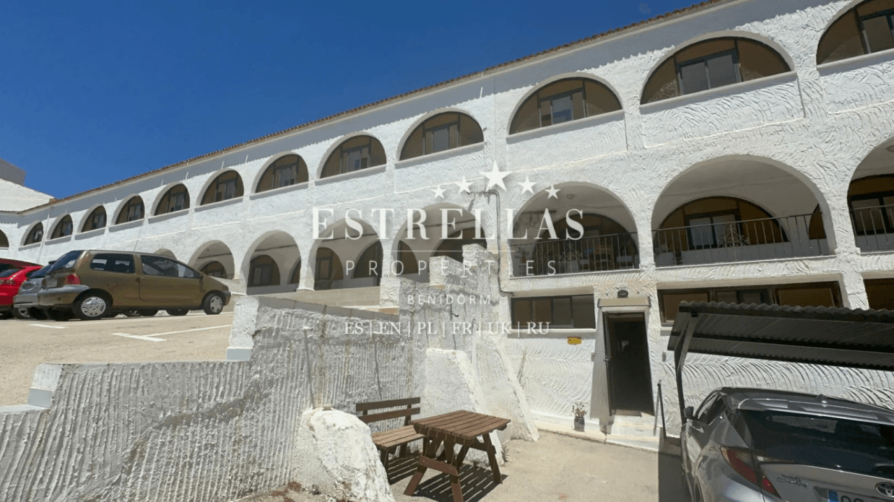 Estudio en La Nucía con piscina y aparcamiento: una excelente oportunidad de inversión en la Costa Blanca