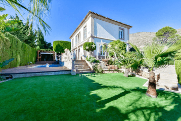 EXCLUSIVA Villa de lujo independiente en venta en Benidorm con vistas al mar 4