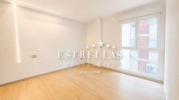 Estudio reformado en Benidorm a 250 metros de Playa de Poniente ideal para inversión en Costa Blanca 2