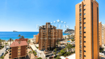 Piso reformado en venta en Playa de Poniente Benidorm con vistas al mar, piscina y parking privado 4