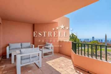 Apartamento con gran terraza y vistas al mar en Sierra Cortina – urbanización exclusiva con piscinas 2