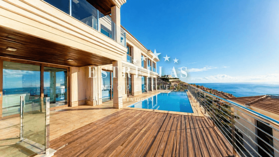 IMPRESIONANTE Villa de LUJO sobre el Mar en zona exclusiva de Benidorm