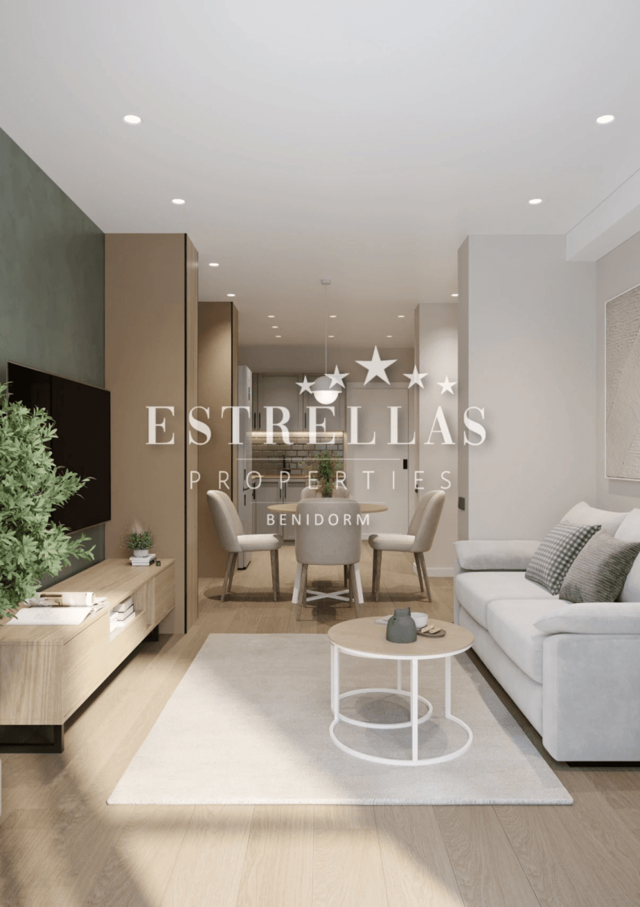 Apartamento reformado en Benidorm con 2 dormitorios, orientación sur, 2 piscinas y Playa de Poniente a pocos minutos andando