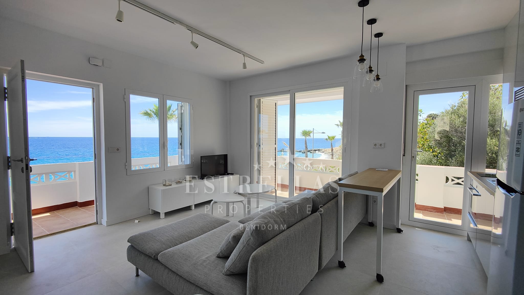 Apartamento REFORMADO en primera línea de playa en Villajoyosa