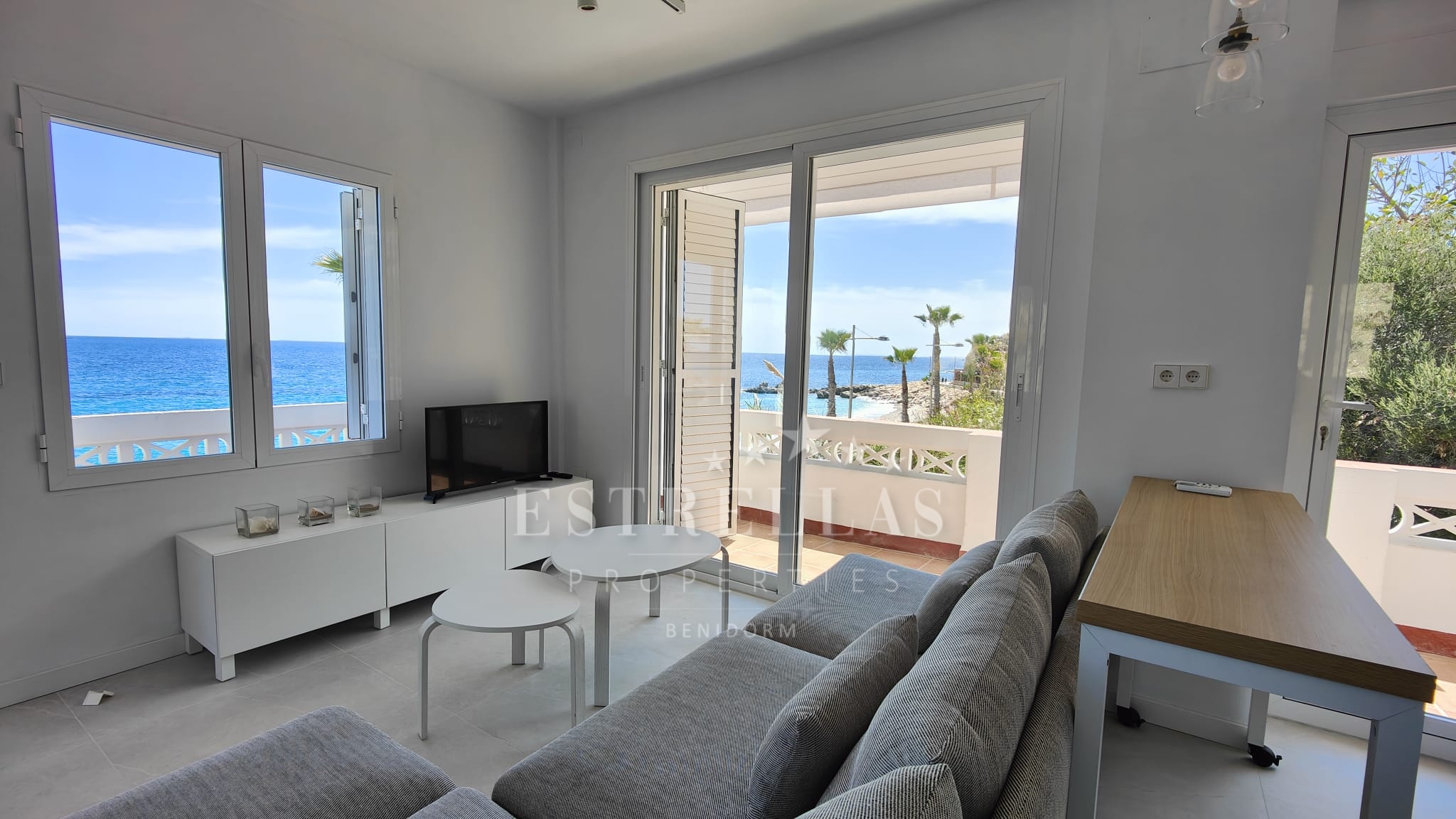 Apartamento REFORMADO en primera línea de playa en Villajoyosa